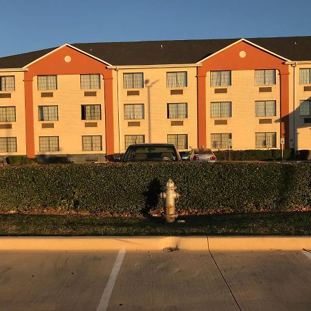 Quality Inn And Suites Fort Worth Exterior photo