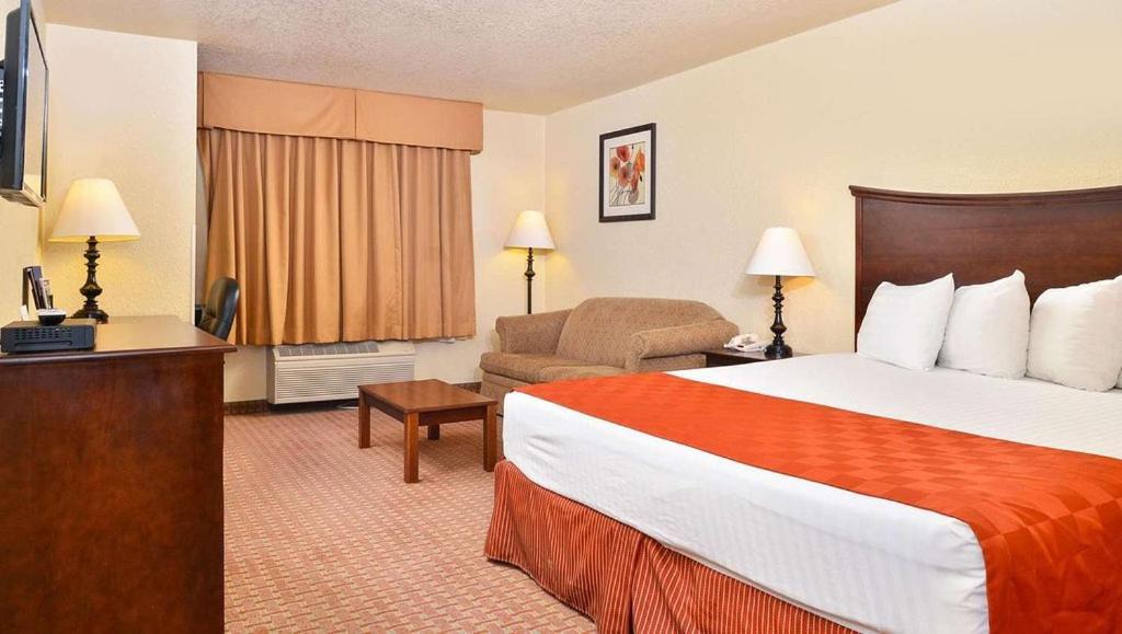 Quality Inn And Suites Fort Worth Exterior photo